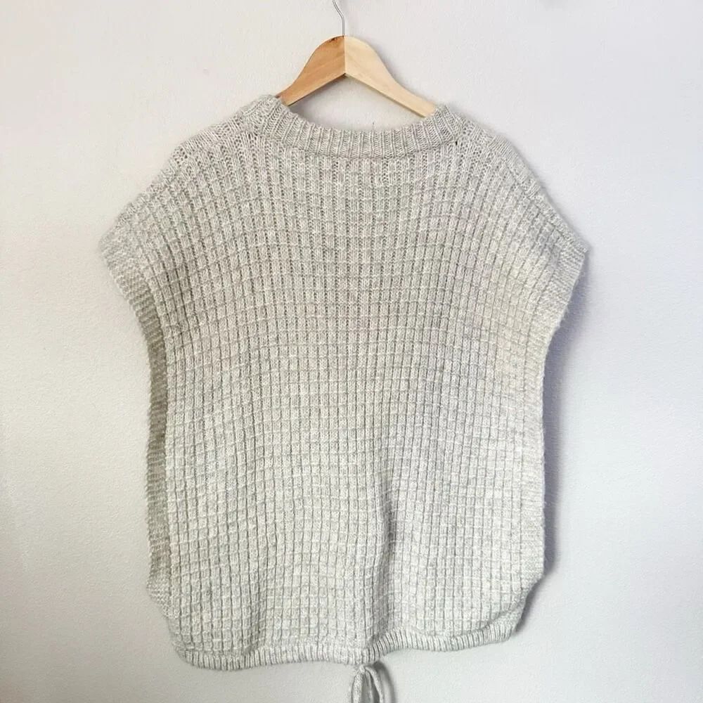 UNIVERSAL THREAD | Gray Knit Sweater Vest OS One Size Sleeveless Drawstring Tie - Picture 8 of 9